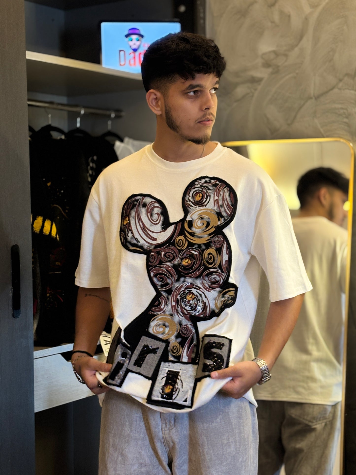 Oversized T-Shirts designer cut and stitch pattern with sequence embeded on Borders